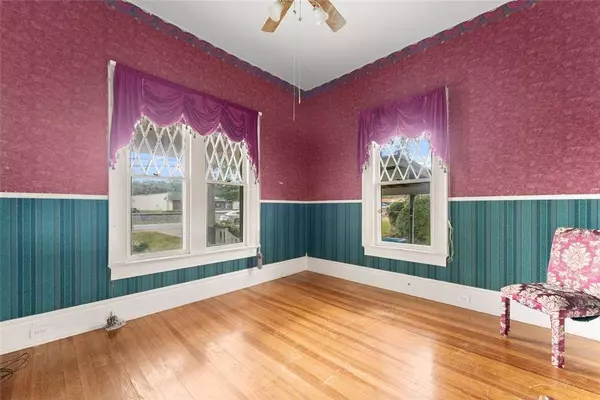 2140 N BROAD ST, Commerce, GA 30529