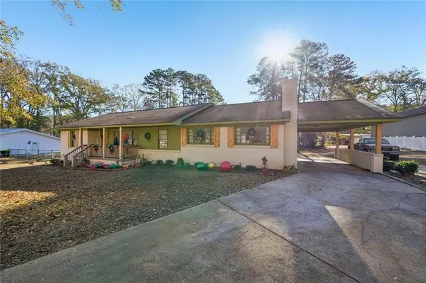 3326 Livingston TRCE, Sylacauga, AL 35150