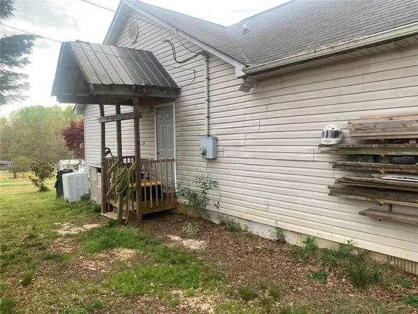 3214 Brackett DR, Gainesville, GA 30506