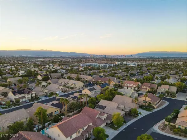 514 Enchanted Lakes DR, Henderson, NV 89052