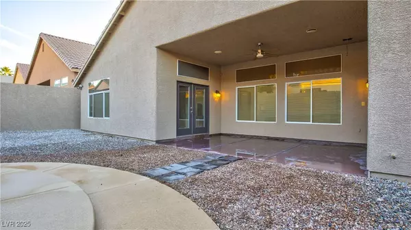 514 Enchanted Lakes DR, Henderson, NV 89052