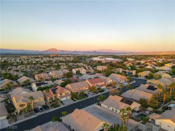 514 Enchanted Lakes DR, Henderson, NV 89052