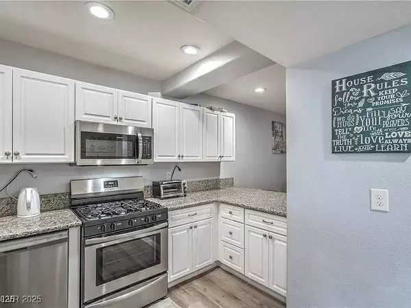 4078 Gold Coast DR, Las Vegas, NV 89121