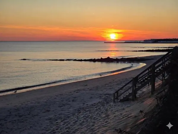 8 Essex Pl, Harwich, MA 02646