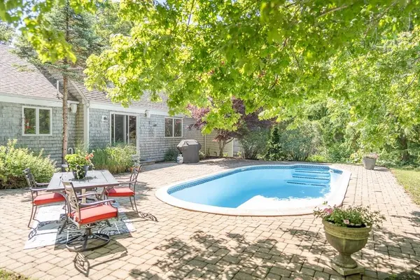121 Salt Rock Rd, Barnstable, MA 02630