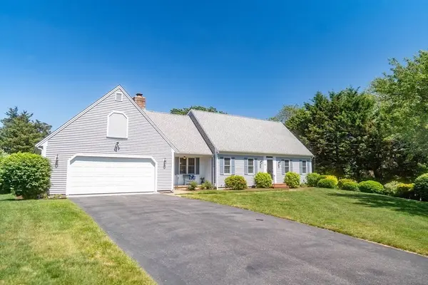 58 Scarsdale Rd, Dennis, MA 02638