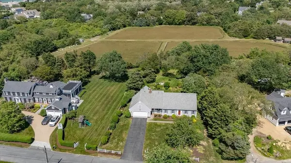 58 Scarsdale Rd, Dennis, MA 02638