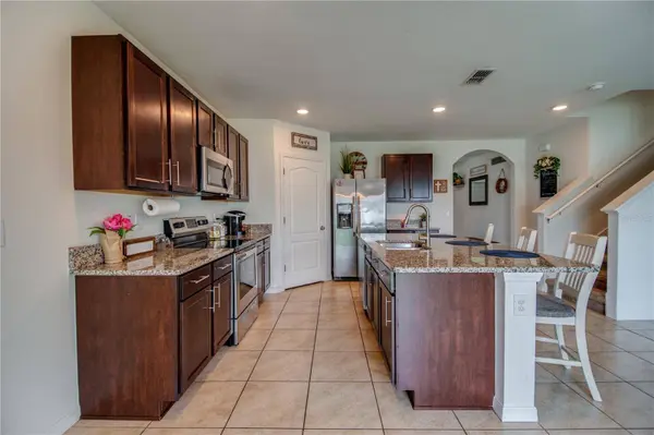 1674 BAY BREEZE DR, St Cloud, FL 34771