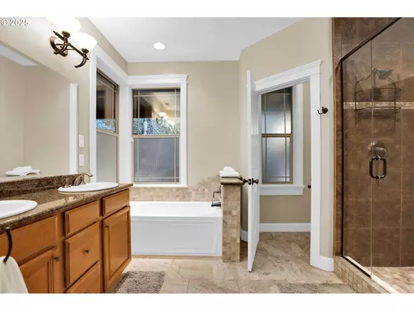 1862 E 43RD AVE, Eugene, OR 97405