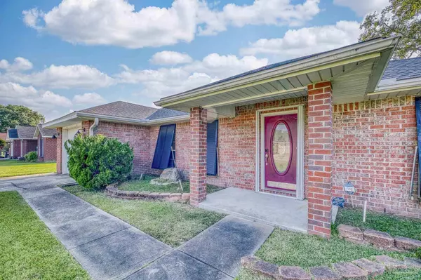 6357 Buckland Dr, Pensacola, FL 32526