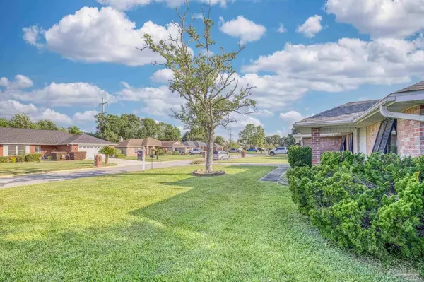 6357 Buckland Dr, Pensacola, FL 32526