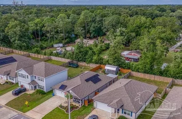 5277 Peach Dr, Pace, FL 32571