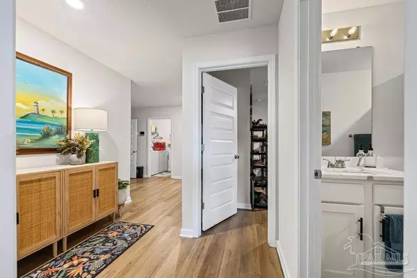 5277 Peach Dr, Pace, FL 32571