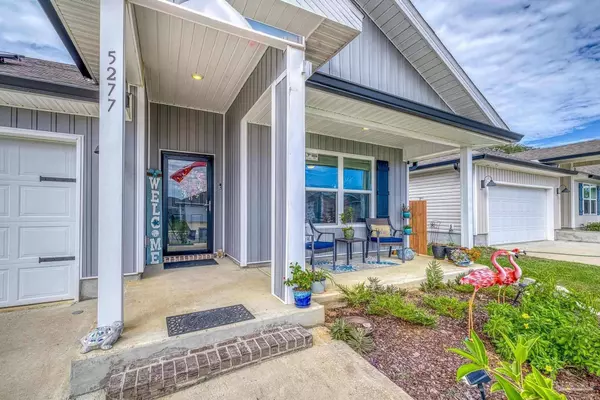 5277 Peach Dr, Pace, FL 32571