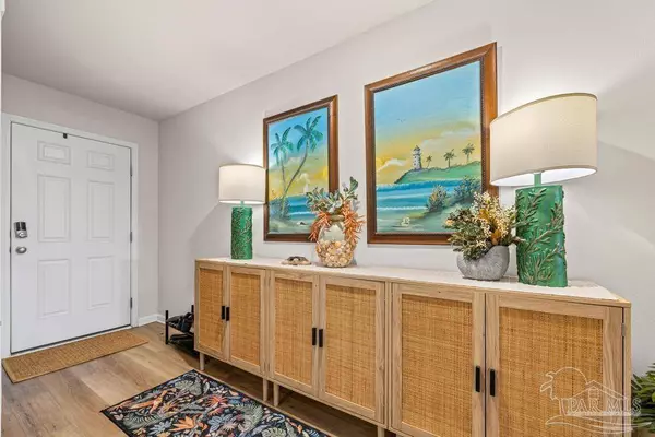 5277 Peach Dr, Pace, FL 32571