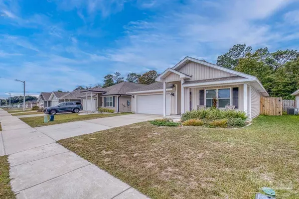 5443 Peach Dr, Pace, FL 32571