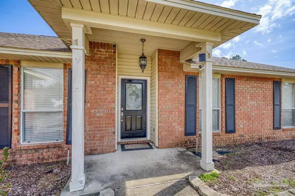 1068 Joaquin Dr, Pensacola, FL 32506