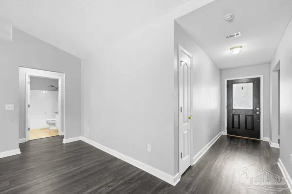 1068 Joaquin Dr, Pensacola, FL 32506