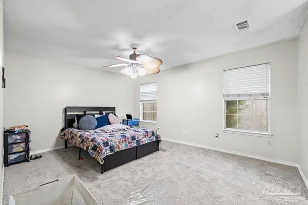 1763 Condor Dr, Cantonment, FL 32533