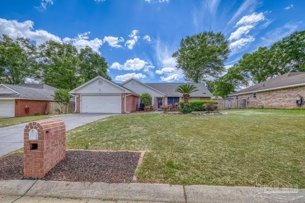 1763 Condor Dr, Cantonment, FL 32533