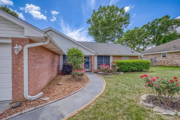 1763 Condor Dr, Cantonment, FL 32533