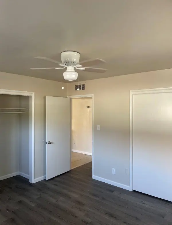 537 W University AVE, Fresno, CA 93705