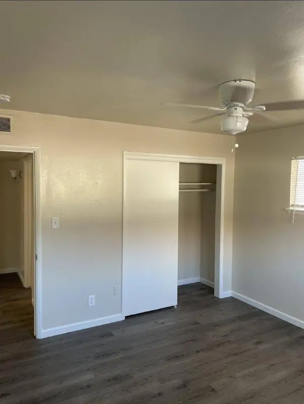 537 W University AVE, Fresno, CA 93705