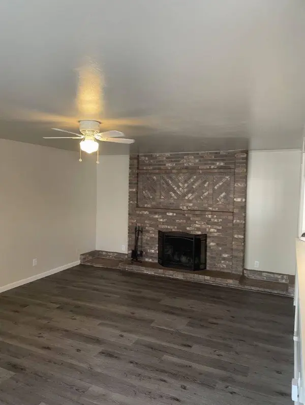 537 W University AVE, Fresno, CA 93705