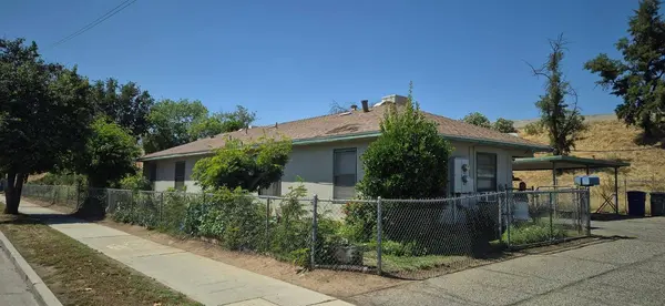2263 E Thomas AVE, Fresno, CA 93701