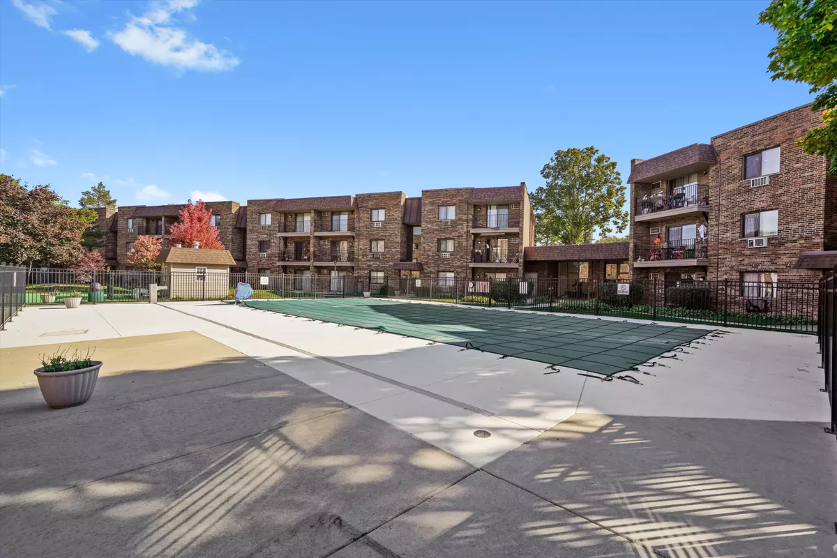 Il 60025,,3617 Central Avenue E. Glenview #201