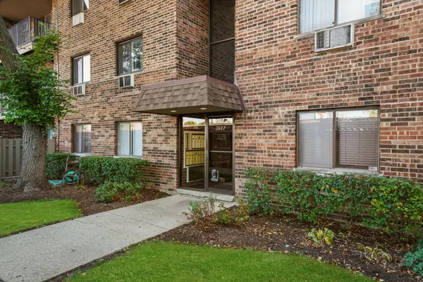 E Central Rd #201, Glenview, IL 60025