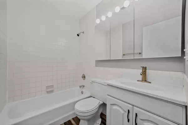 Il 60025,,3617 Central Avenue E. Glenview #201