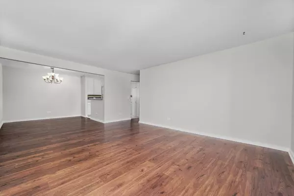 3617 Central Avenue E. Glenview #201, Il 60025,