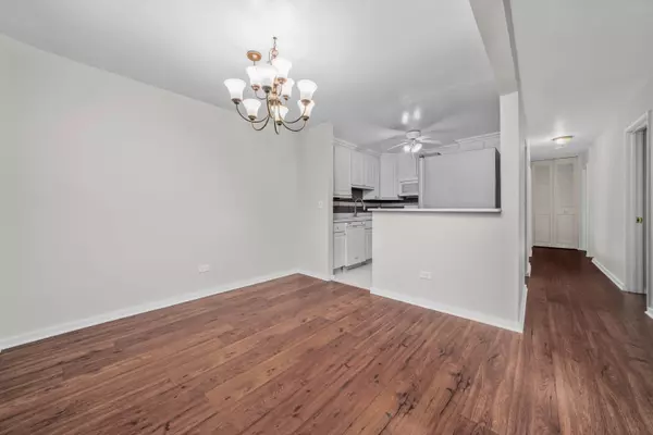 3617 Central Avenue E. Glenview #201, Il 60025,