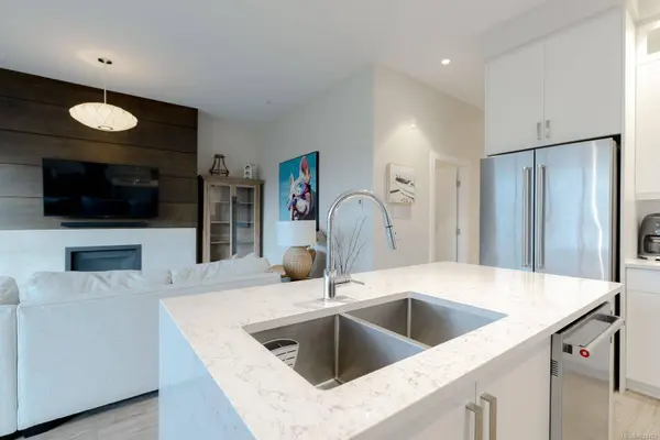 91 Chapel St #508, Nanaimo, BC V9R 0J3