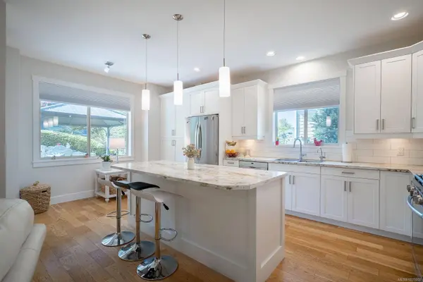 336 Wessex LN, Nanaimo, BC V9R 6H5
