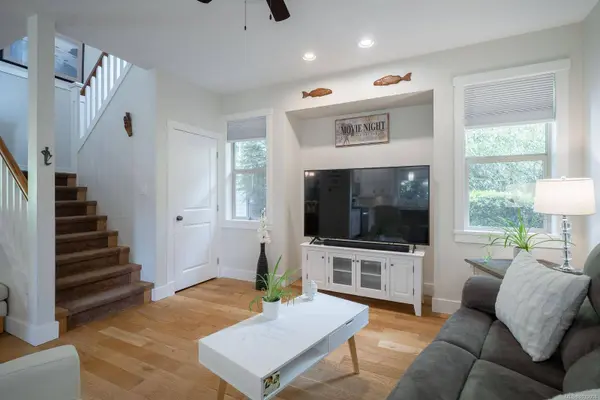 336 Wessex LN, Nanaimo, BC V9R 6H5