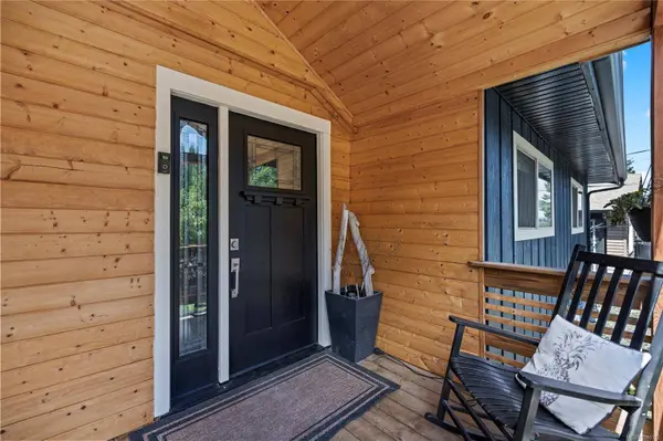 5567 Ventura Dr, Nanaimo, BC V9T 5M6