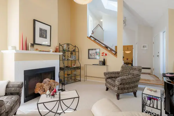 205 Scarborough Pl, Nanaimo, BC V9T 5L3