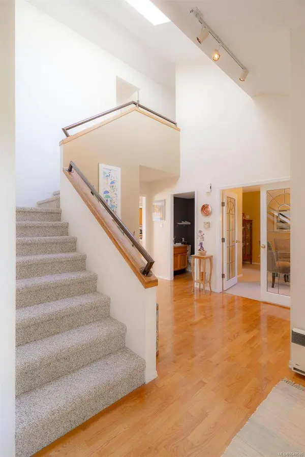 205 Scarborough Pl, Nanaimo, BC V9T 5L3