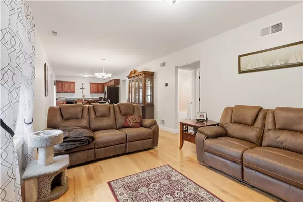 1 Jupiter LN #B, Richmond, RI 02898