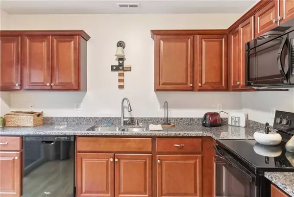 1 Jupiter LN #B, Richmond, RI 02898