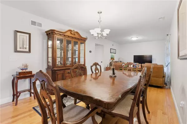 1 Jupiter LN #B, Richmond, RI 02898