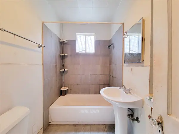 4110 Beggs ST, Houston, TX 77009