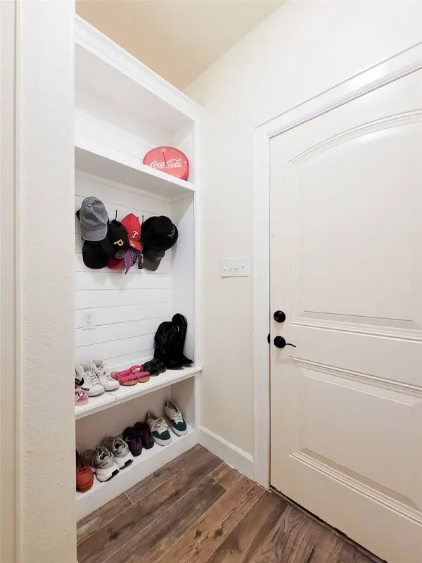 2011 Old Ox RD, Spring, TX 77386