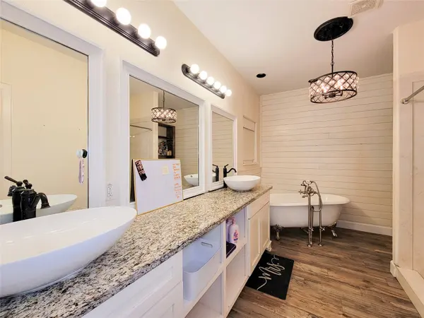 2011 Old Ox RD, Spring, TX 77386