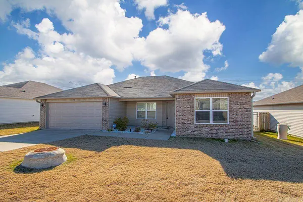 28 Summer Wind Road, Conway, AR 72032