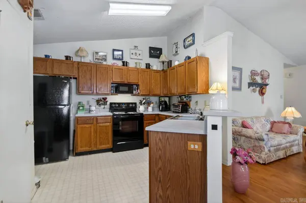 8 Calvary Circle, Little Rock, AR 72211-4044