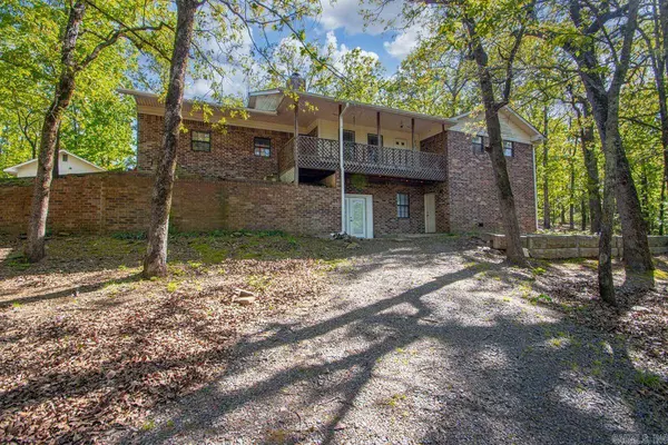 16 Pinecrest, Conway, AR 72032-8866