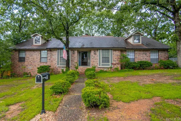 1 Cedar Creek Court, North Little Rock, AR 72116-5705